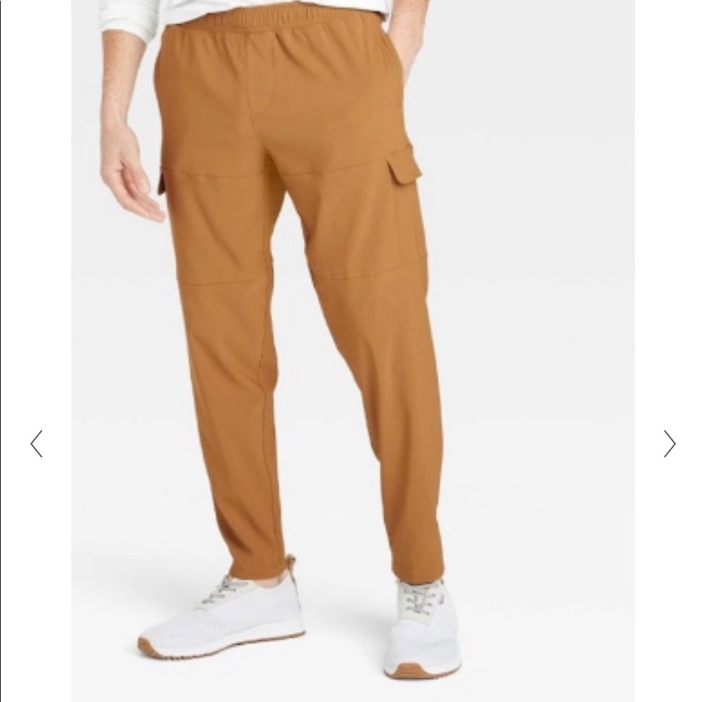 ALL IN MOTION| Men’s Woven Cargo Jogger Pants in Butterscotch